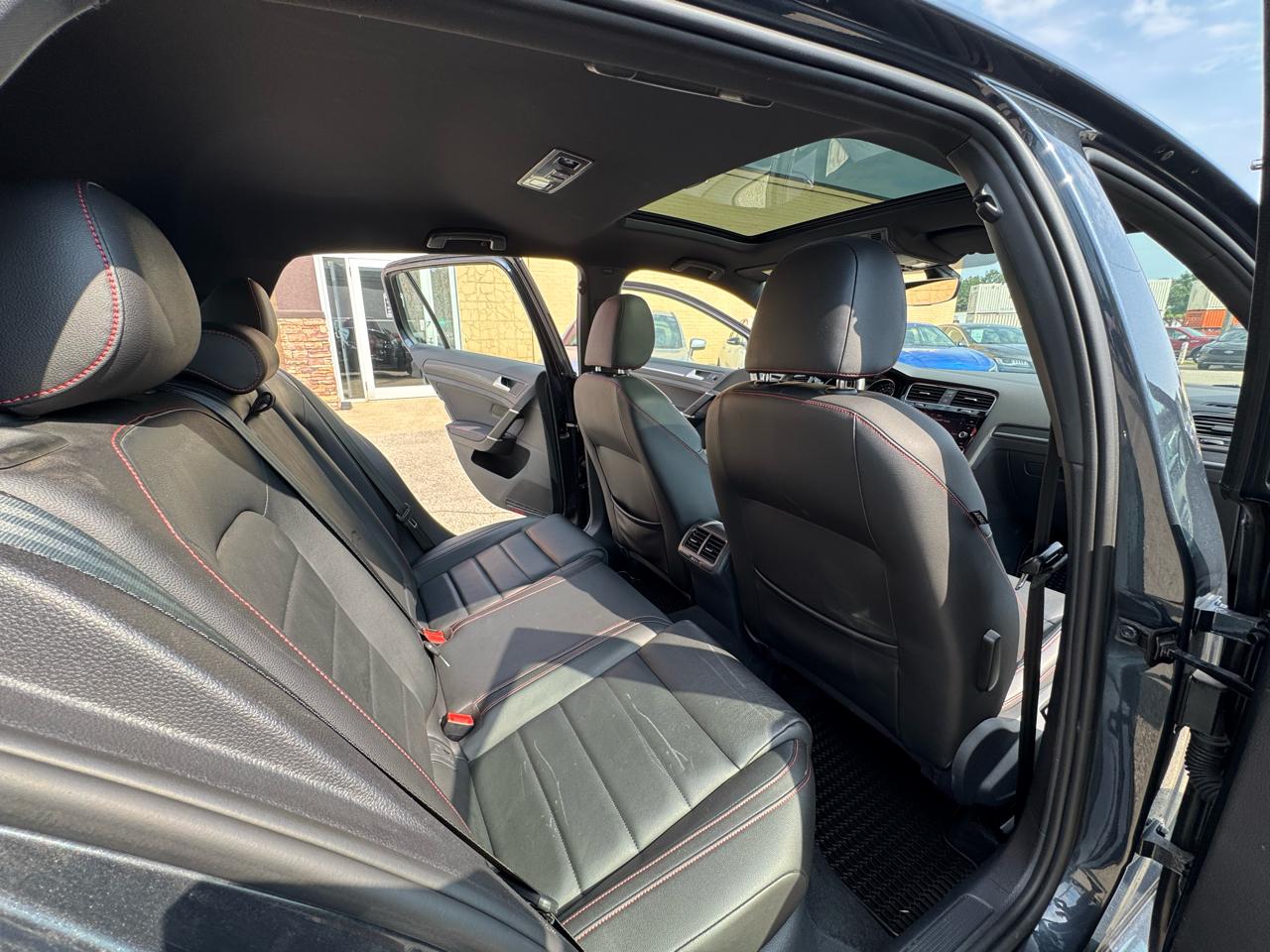 Volkswagen Golf GTI SE 2021