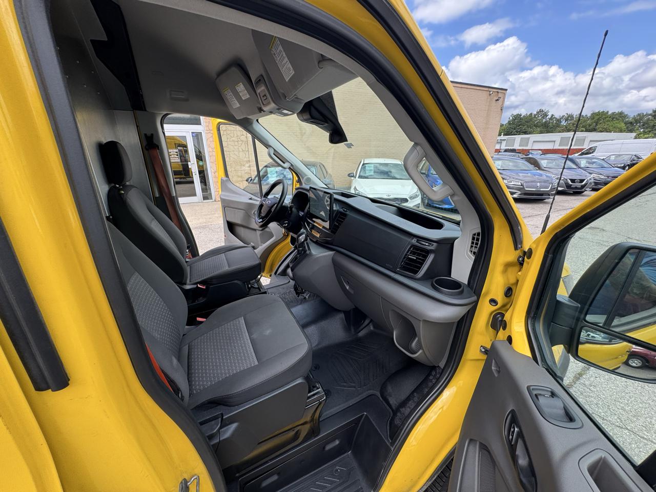 Ford Transit 250 Van High Roof w/Sliding Pass. 148-in. WB EL 2022