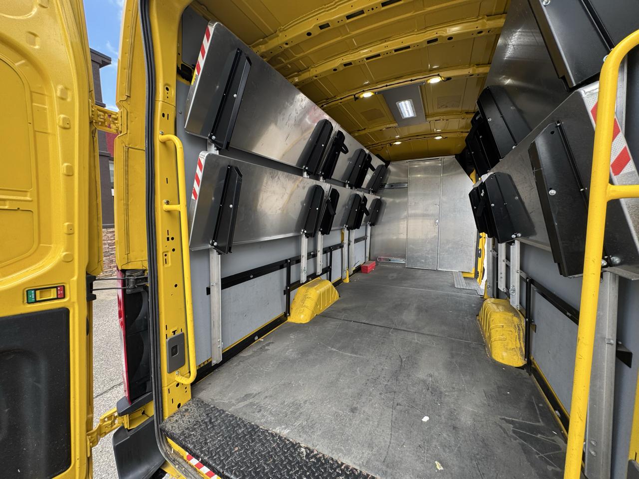 Ford Transit 250 Van High Roof w/Sliding Pass. 148-in. WB EL 2022
