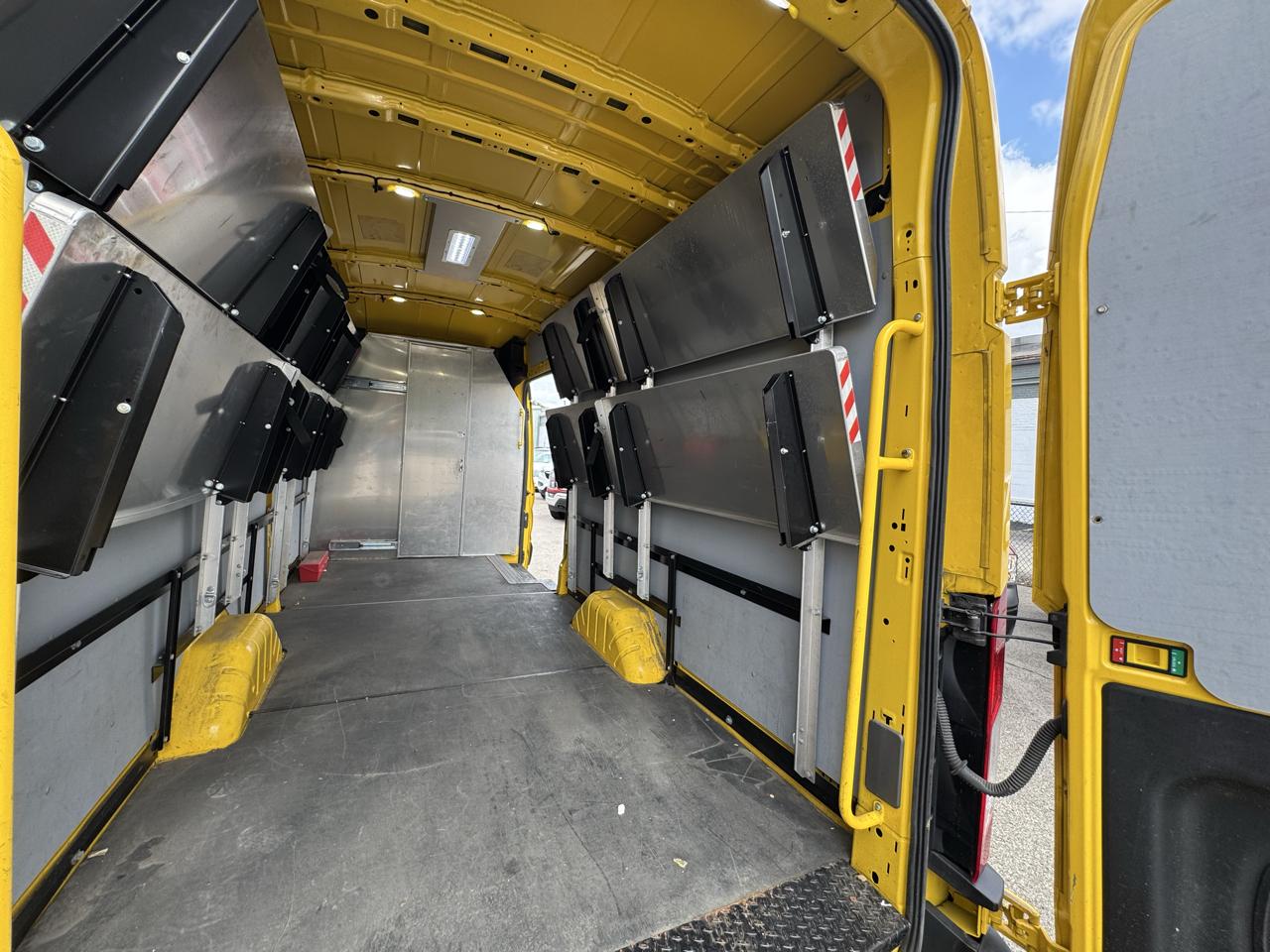 Ford Transit 250 Van High Roof w/Sliding Pass. 148-in. WB EL 2022