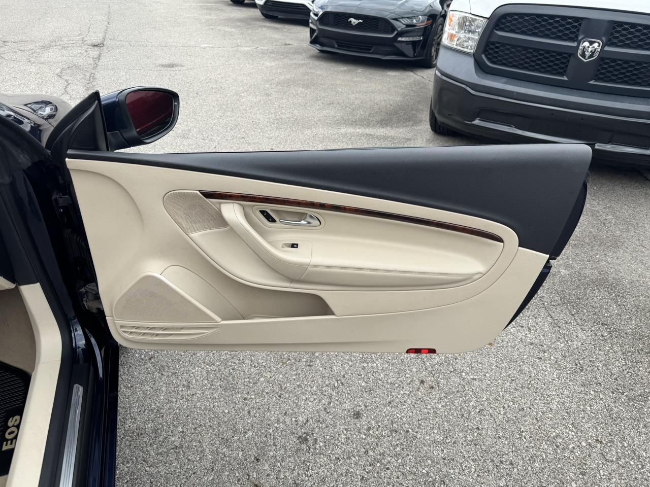 Volkswagen Eos Lux 2012