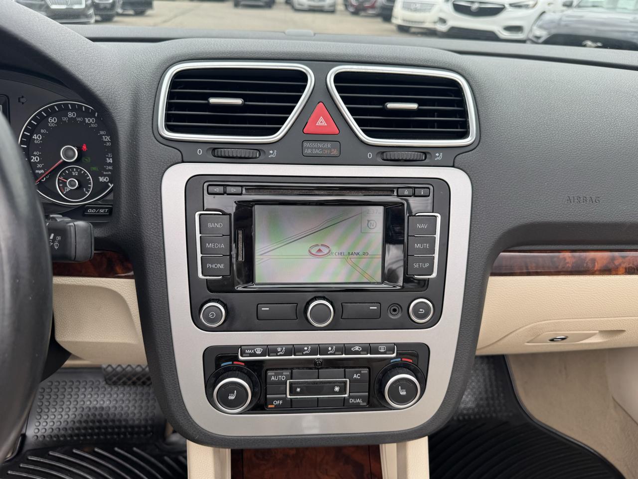 Volkswagen Eos Lux 2012