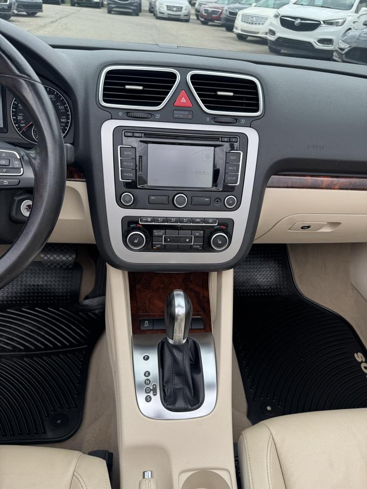 Volkswagen Eos Lux 2012