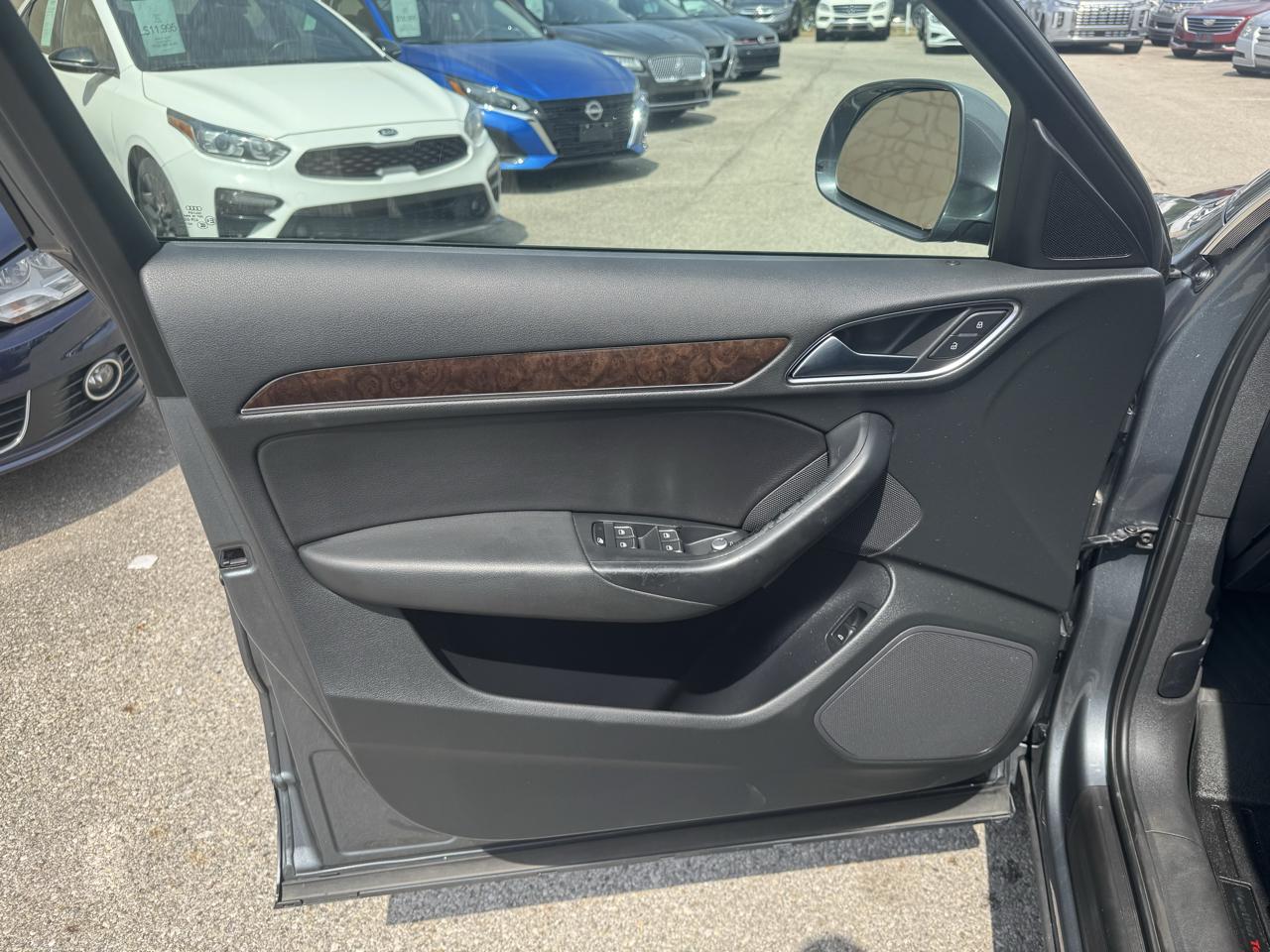 Audi Q3 2.0T quattro Premium Plus 2016
