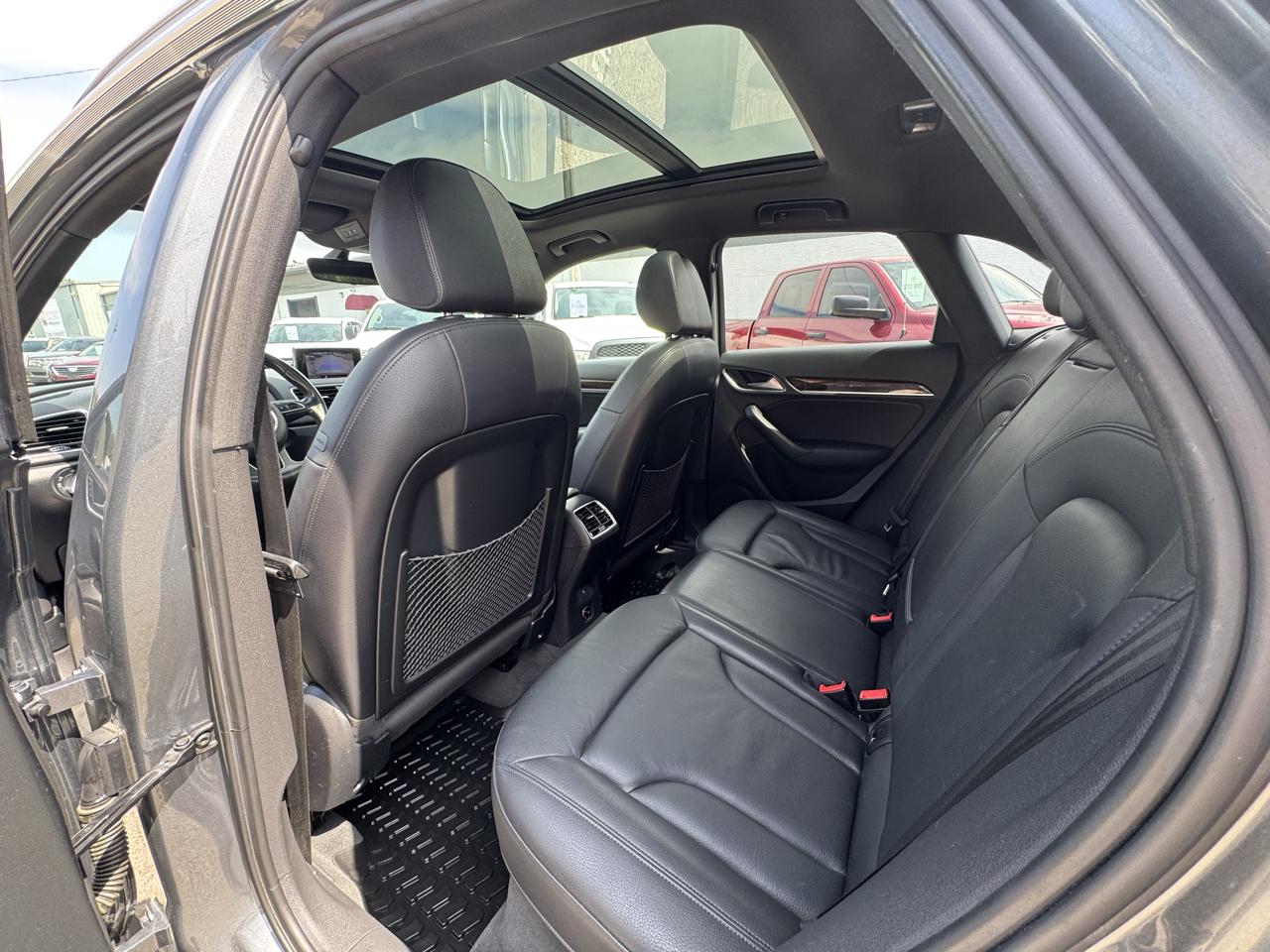 Audi Q3 2.0T quattro Premium Plus 2016