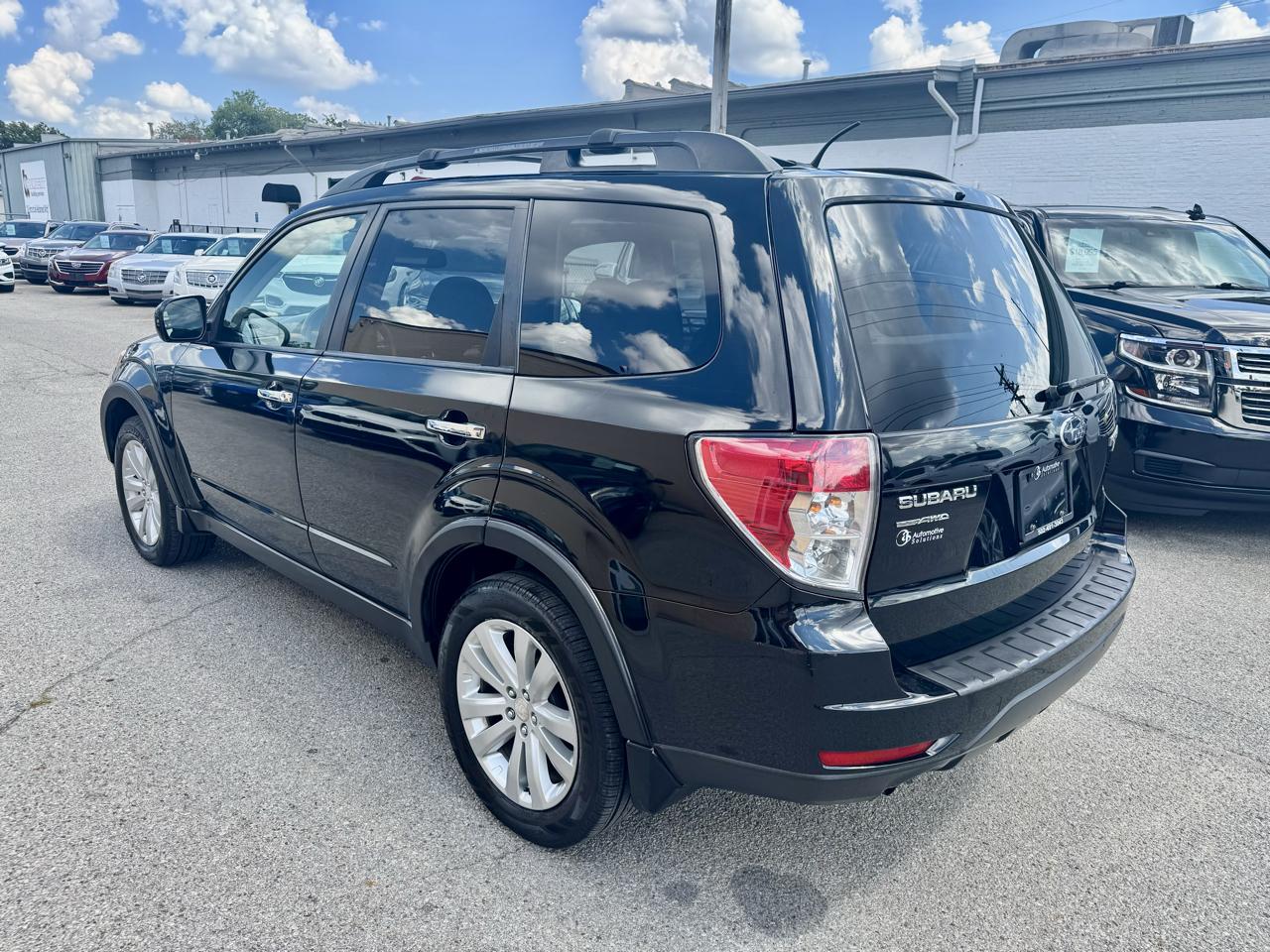 Subaru Forester 2.5X Premium 2011
