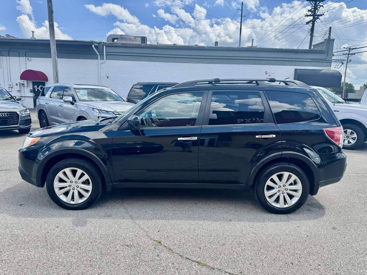 Subaru Forester 2.5X Premium 2011