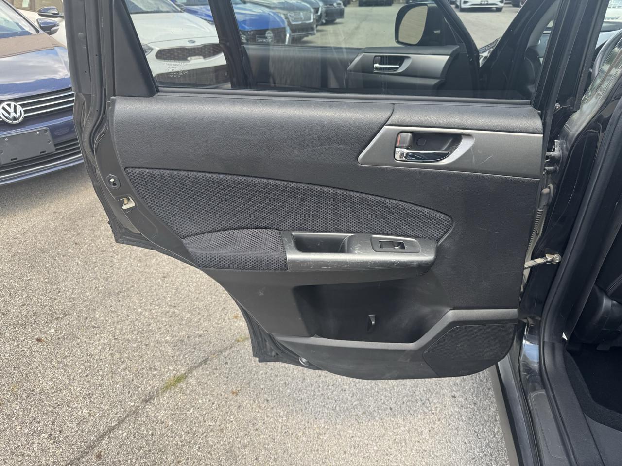 Subaru Forester 2.5X Premium 2011