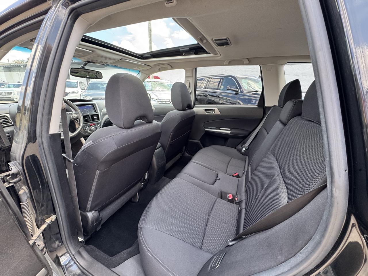 Subaru Forester 2.5X Premium 2011