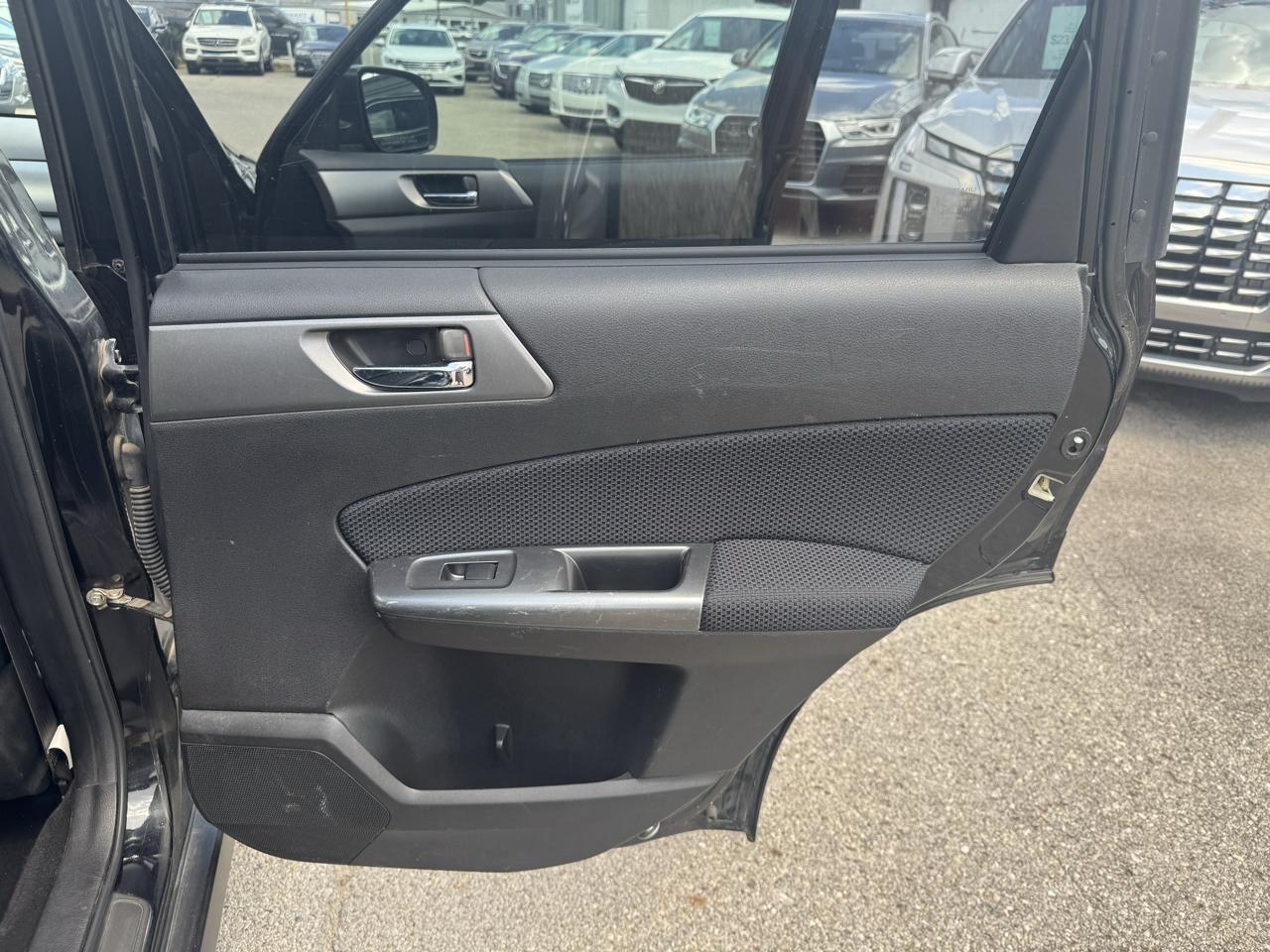 Subaru Forester 2.5X Premium 2011