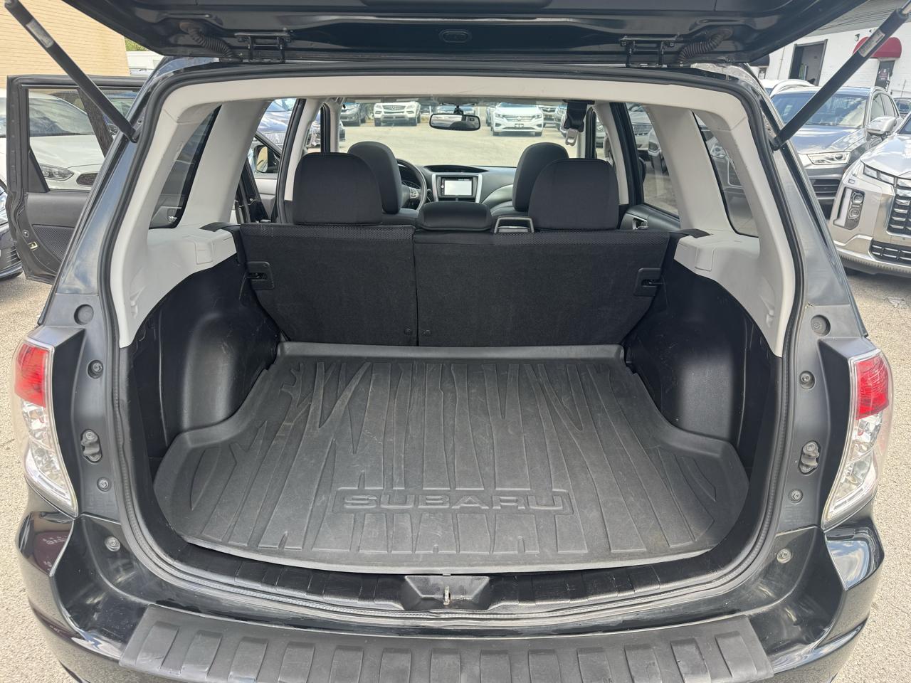 Subaru Forester 2.5X Premium 2011