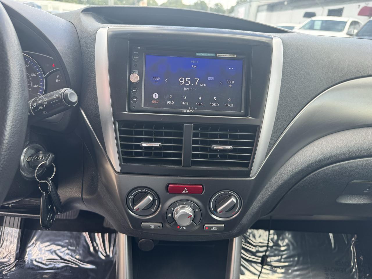 Subaru Forester 2.5X Premium 2011