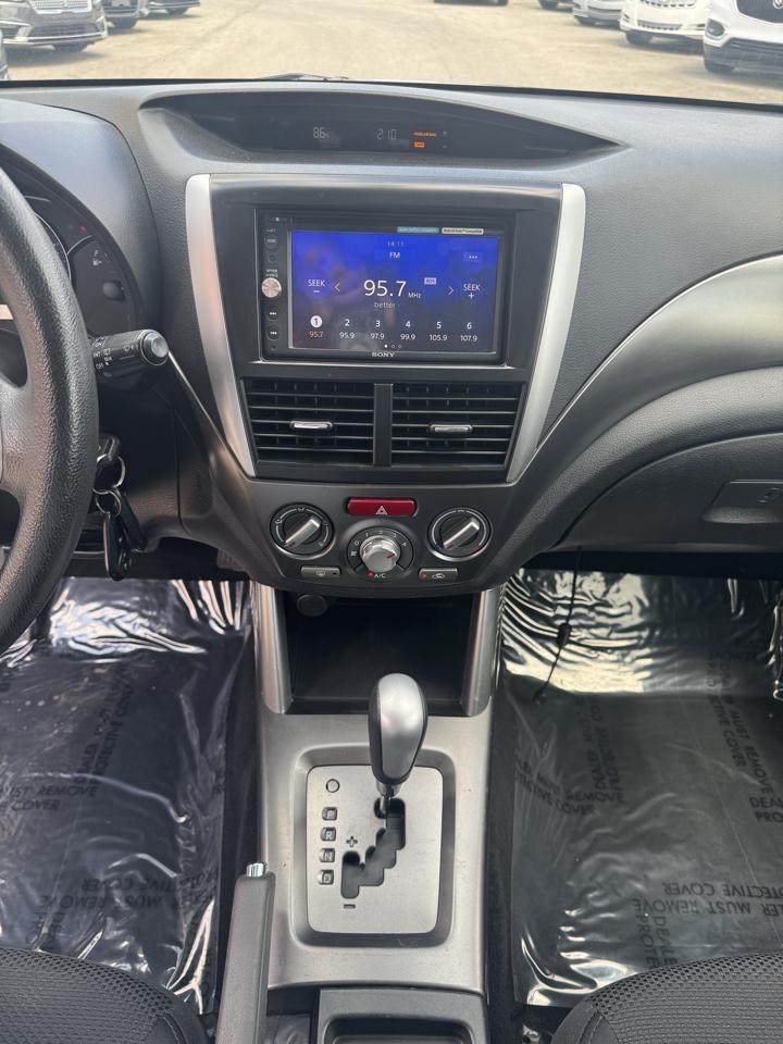 Subaru Forester 2.5X Premium 2011