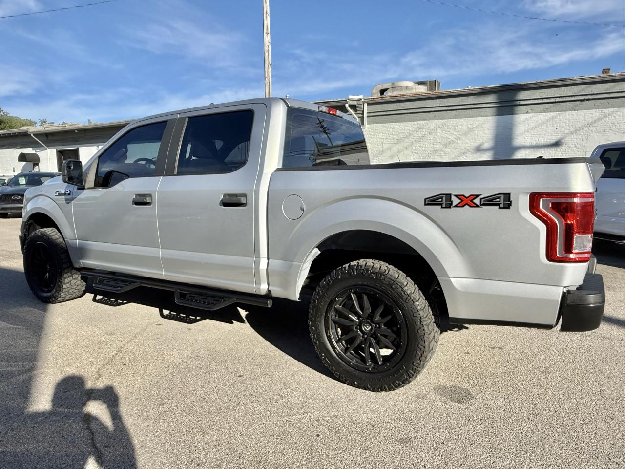 Ford F-150 XL SuperCrew 5.5-ft. Bed 4WD 2015