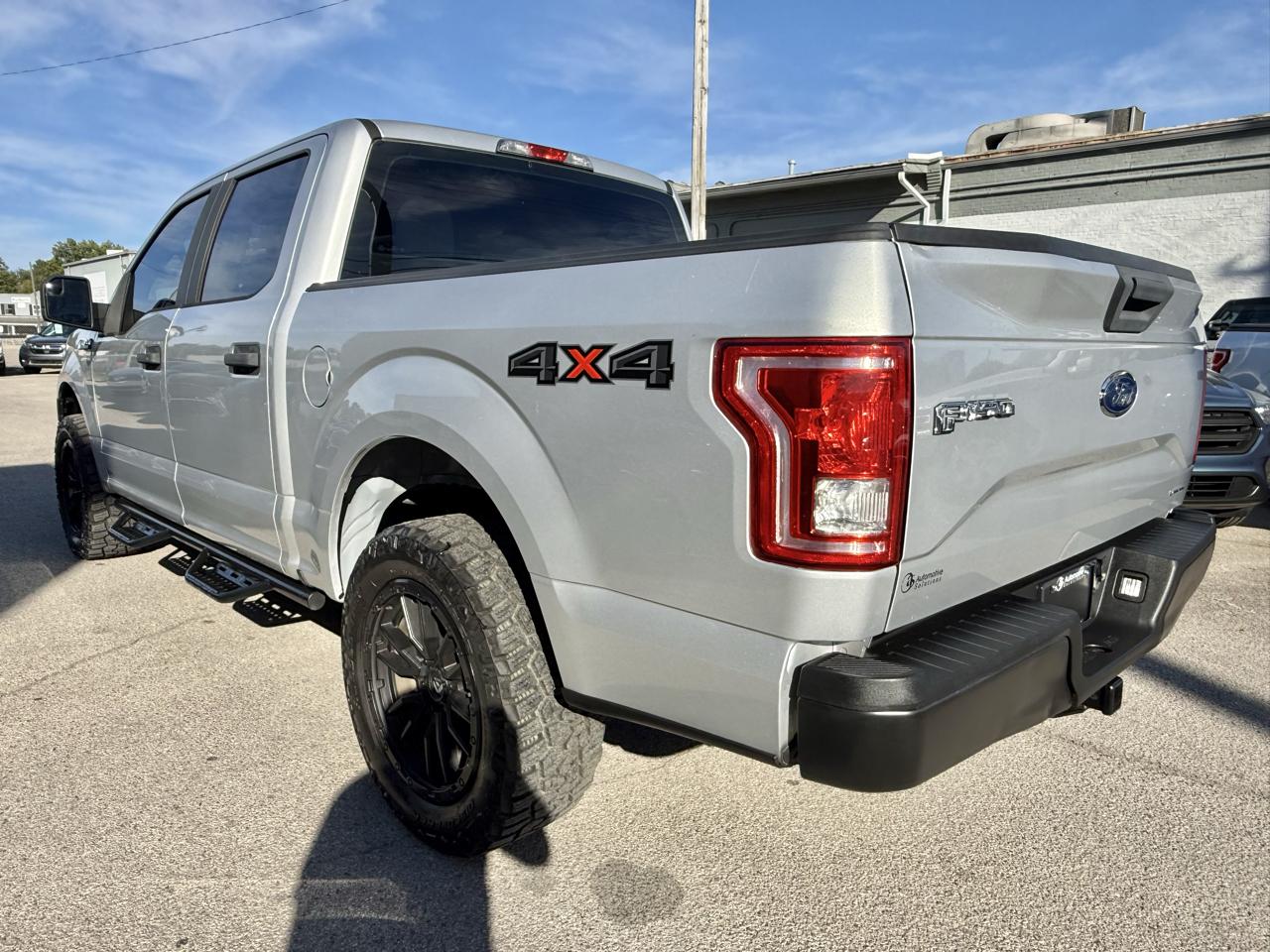 Ford F-150 XL SuperCrew 5.5-ft. Bed 4WD 2015