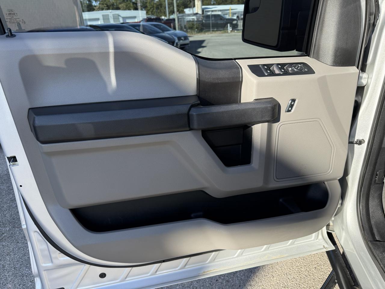 Ford F-150 XL SuperCrew 5.5-ft. Bed 4WD 2015