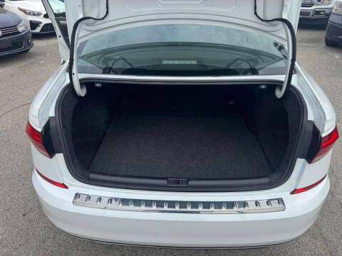 Volkswagen Passat SE 2021