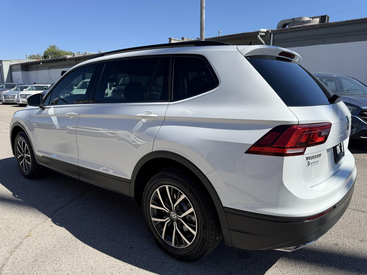 Volkswagen Tiguan S 2021