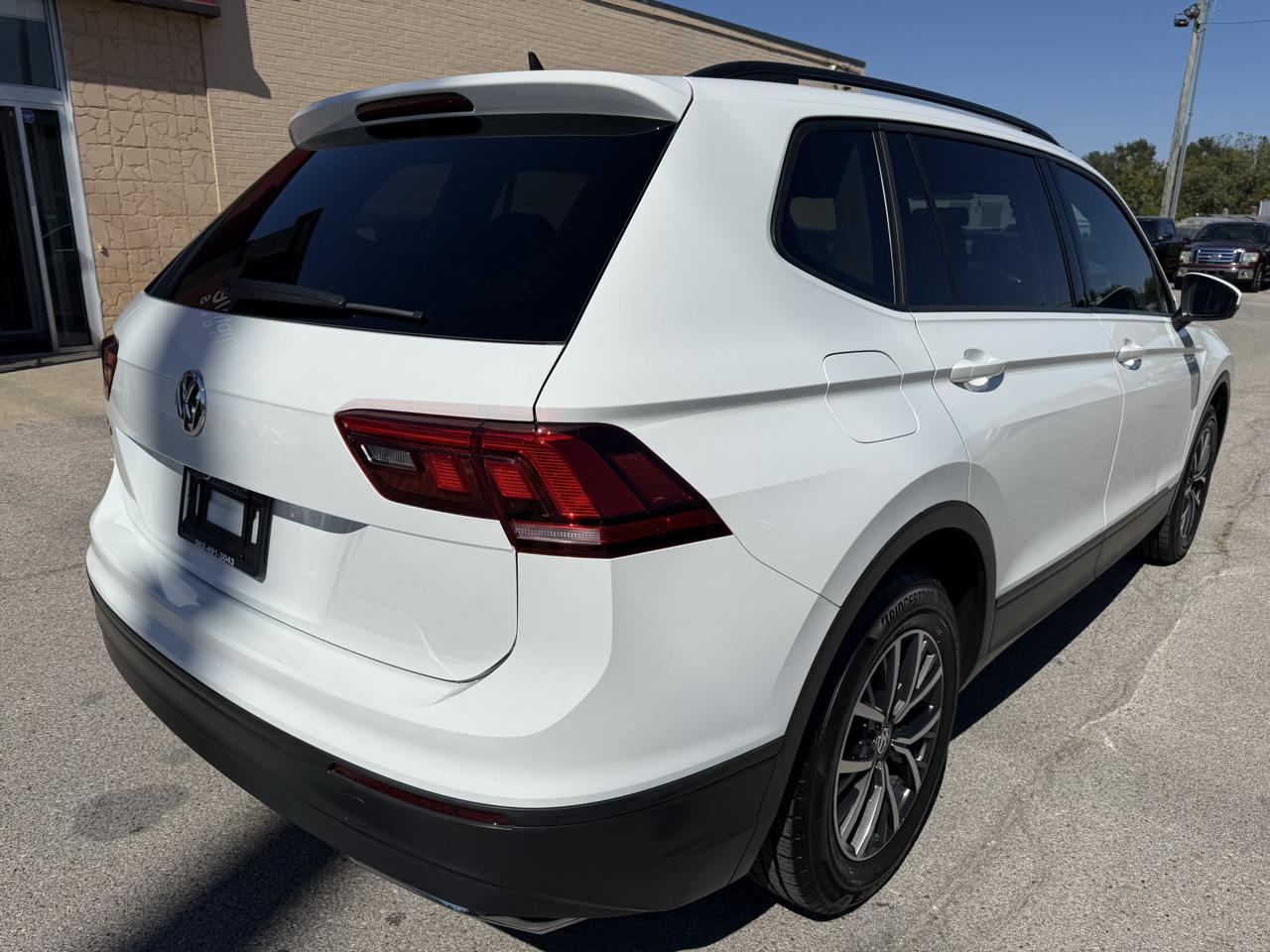 Volkswagen Tiguan S 2021