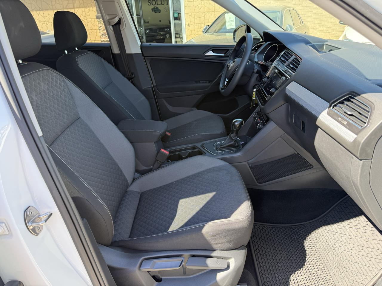 Volkswagen Tiguan S 2021