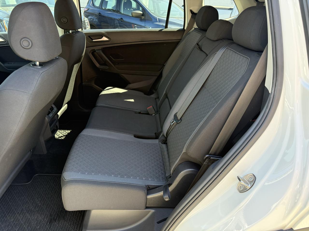 Volkswagen Tiguan S 2021