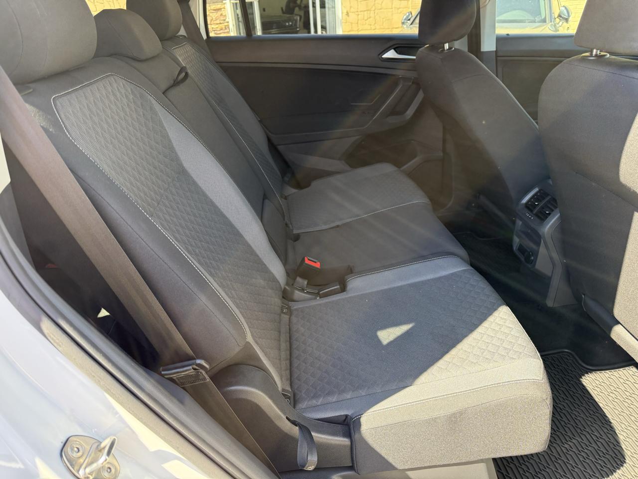 Volkswagen Tiguan S 2021