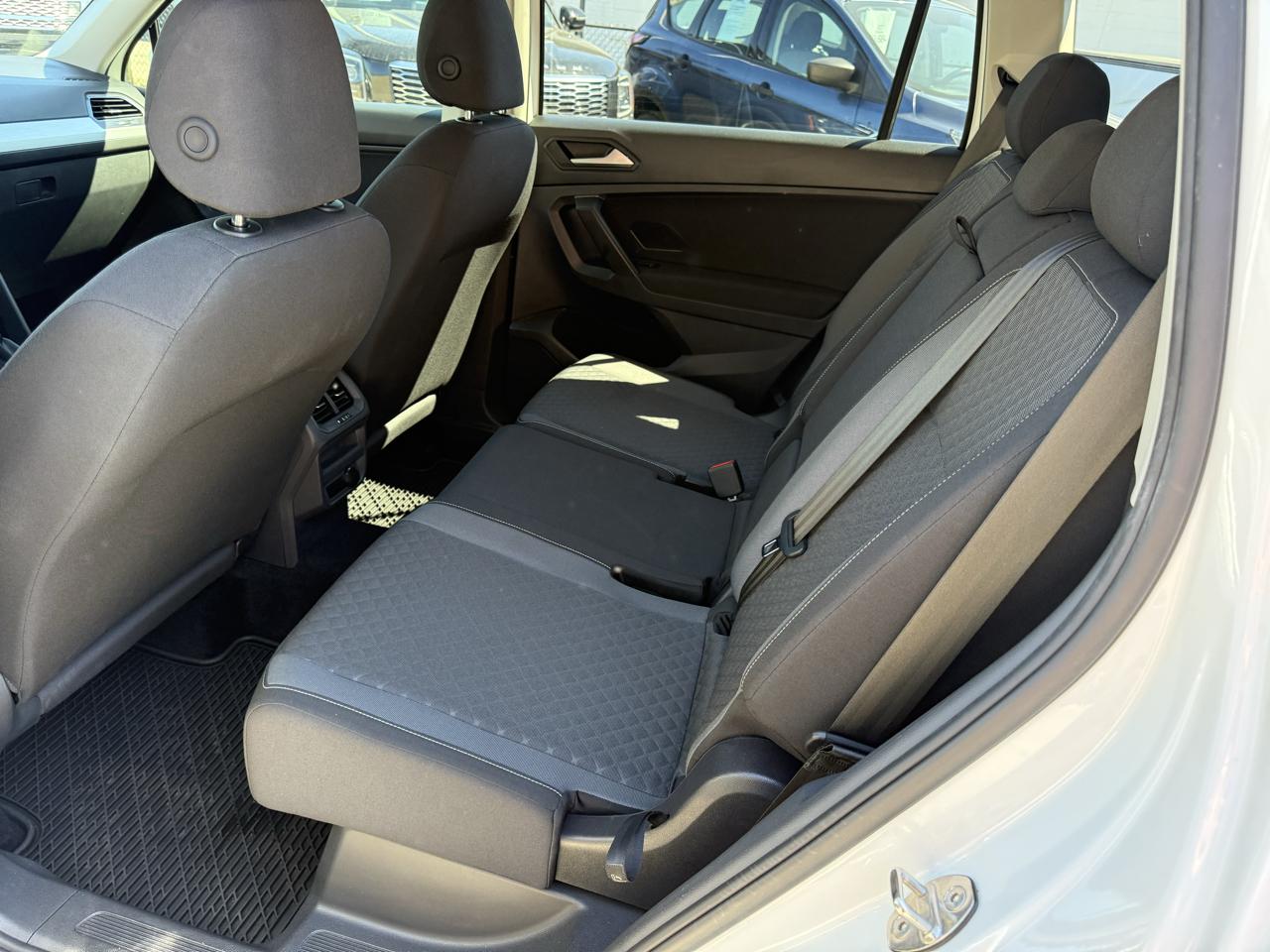 Volkswagen Tiguan S 2021