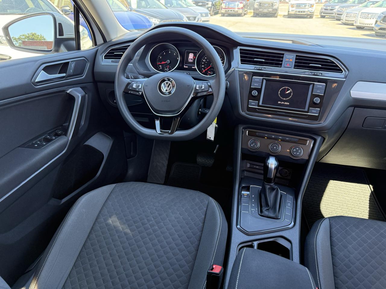 Volkswagen Tiguan S 2021