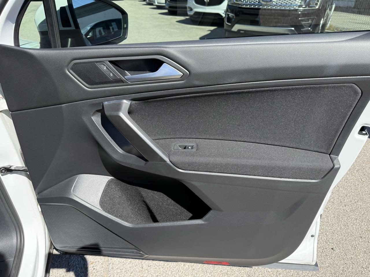 Volkswagen Tiguan S 2021