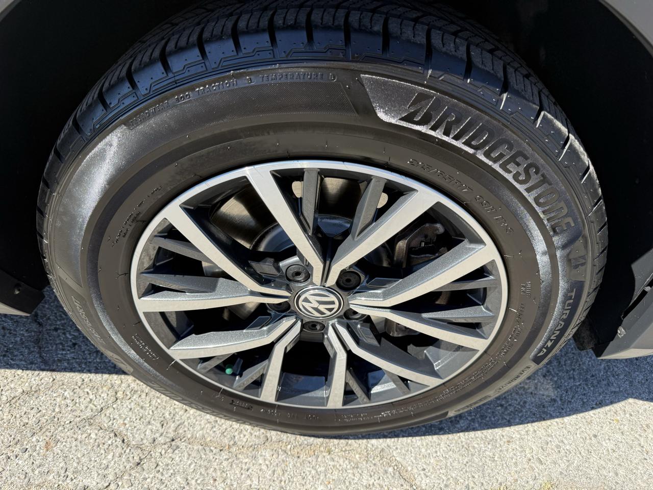 Volkswagen Tiguan S 2021