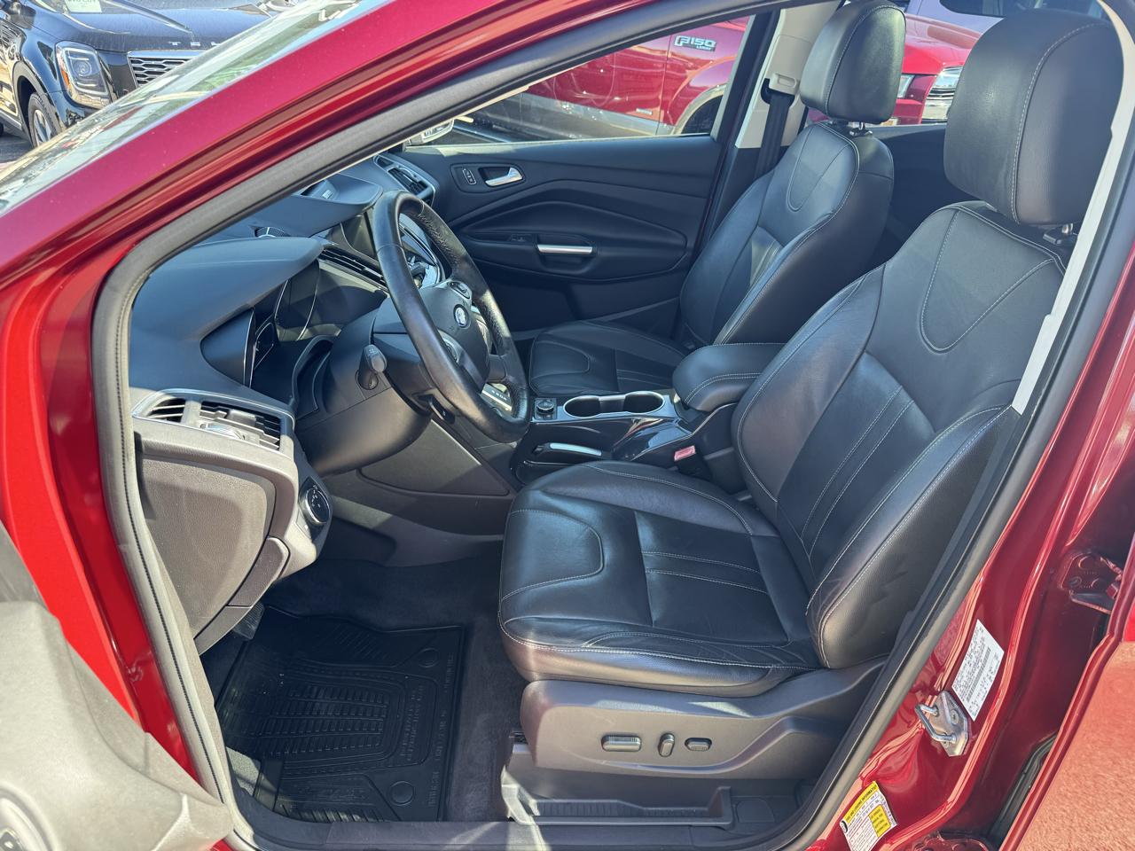 Ford Escape Titanium 4WD 2013