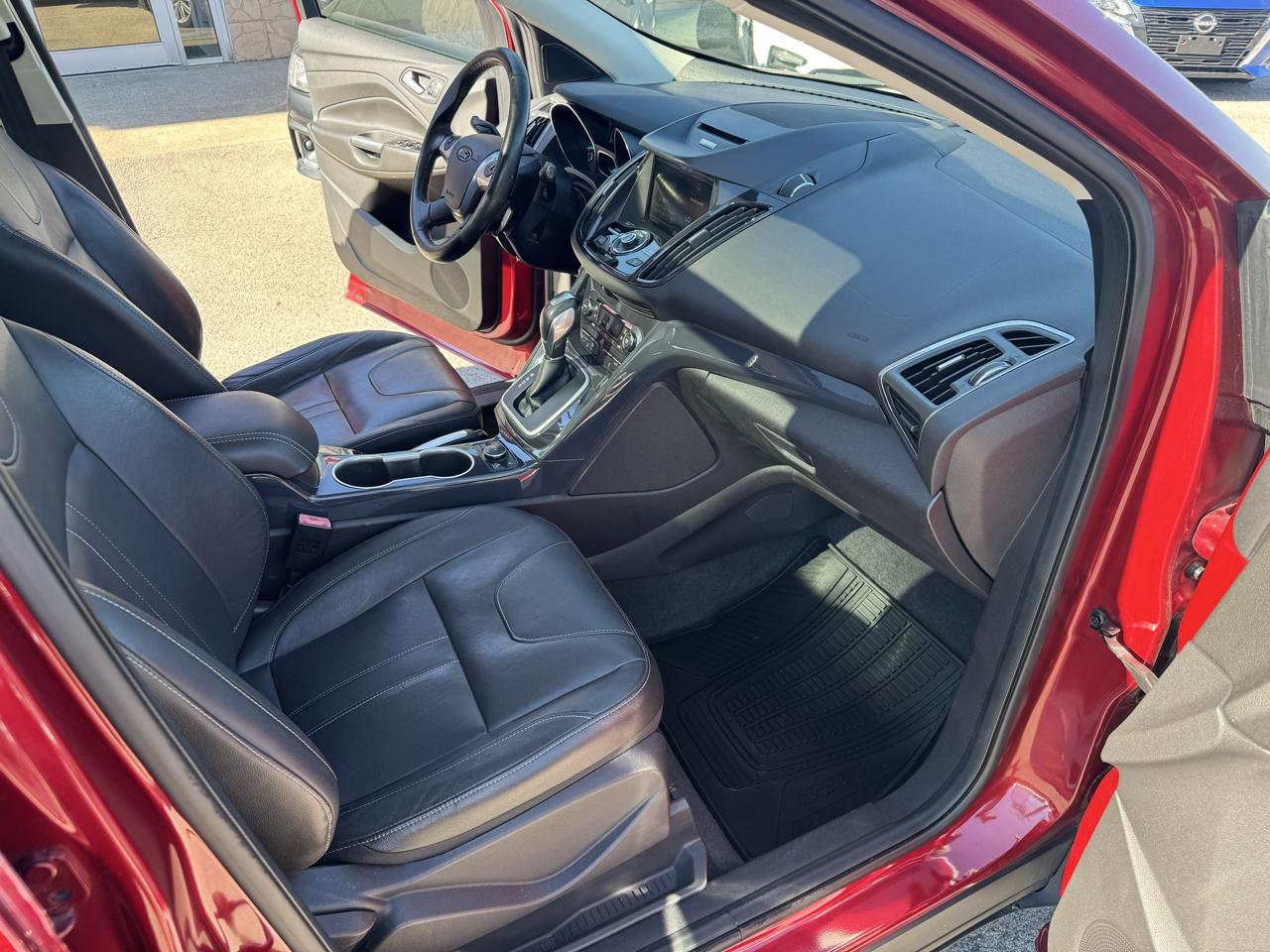 Ford Escape Titanium 4WD 2013