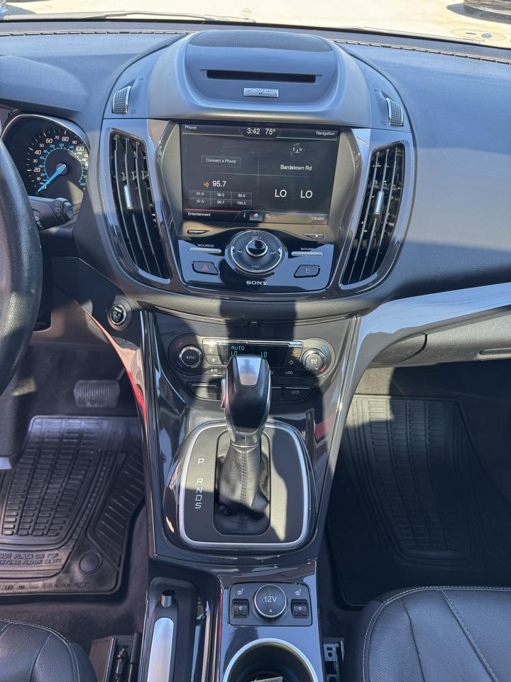Ford Escape Titanium 4WD 2013