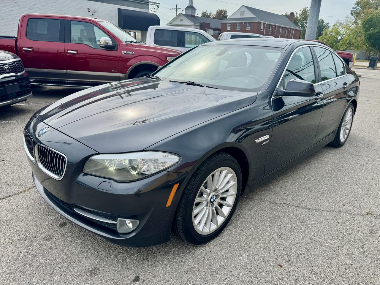 BMW 5-Series 535xi 2011