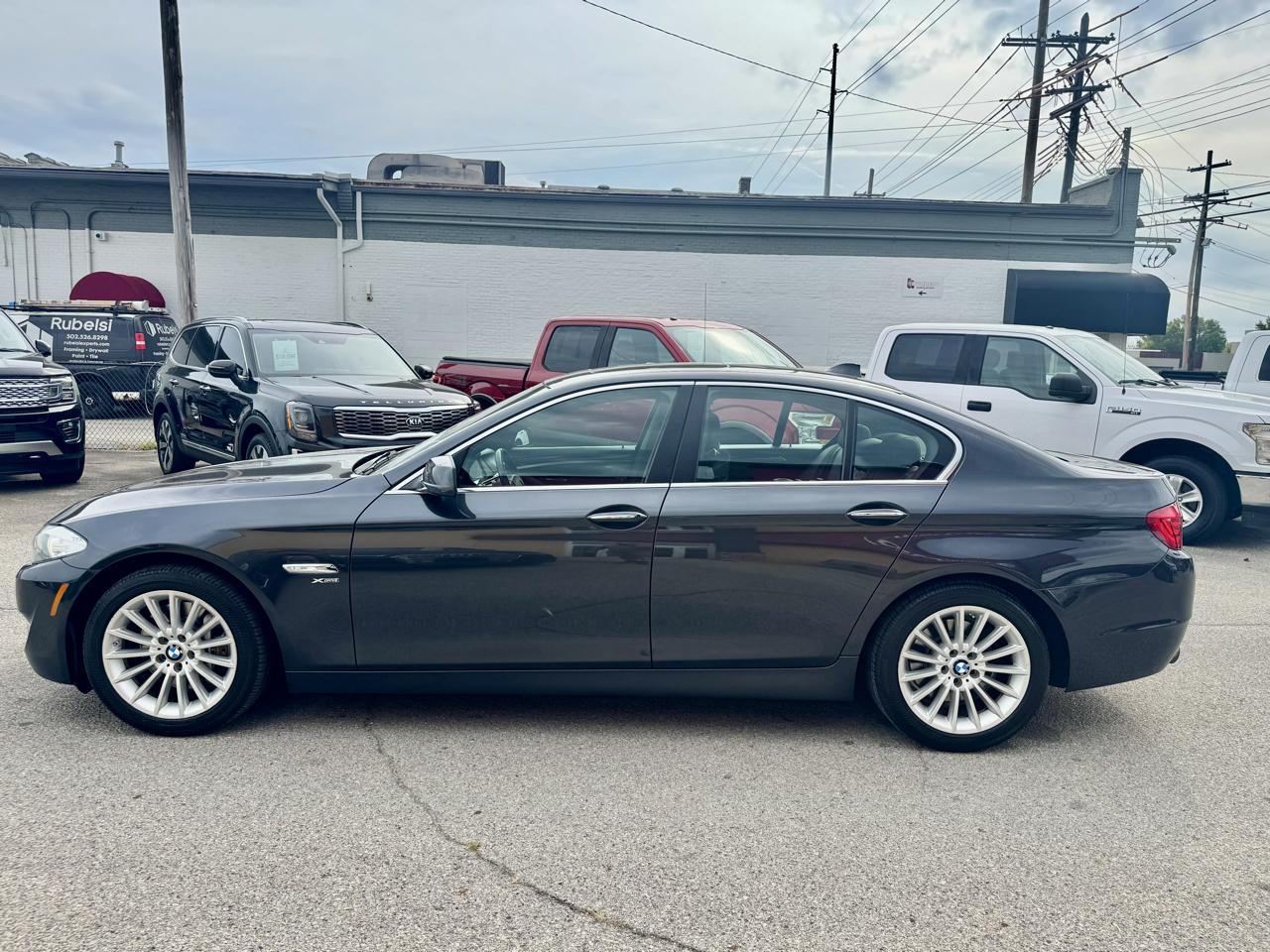 BMW 5-Series 535xi 2011