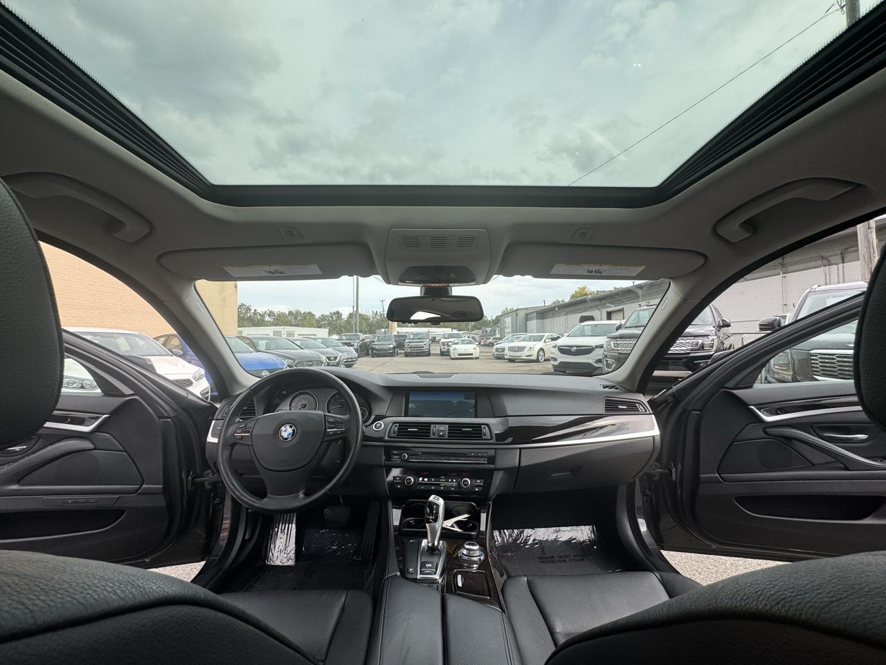 BMW 5-Series 535xi 2011