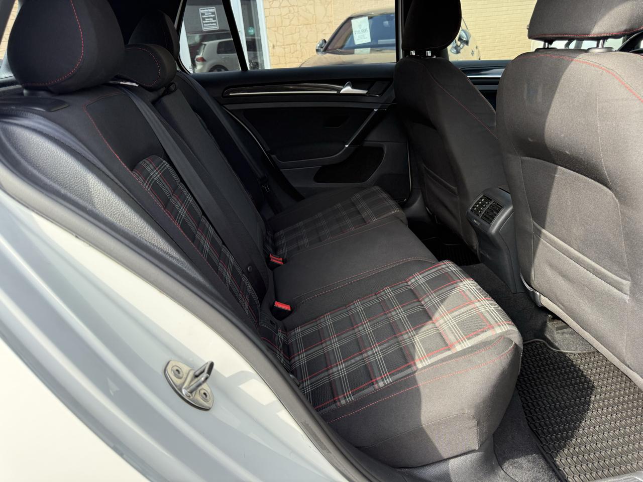 Volkswagen GTI S 6A 4-Door 2015