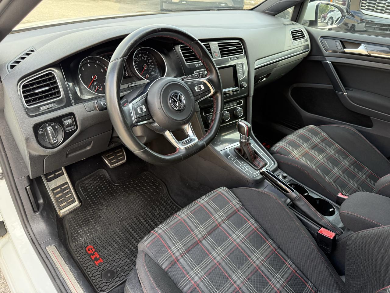 Volkswagen GTI S 6A 4-Door 2015
