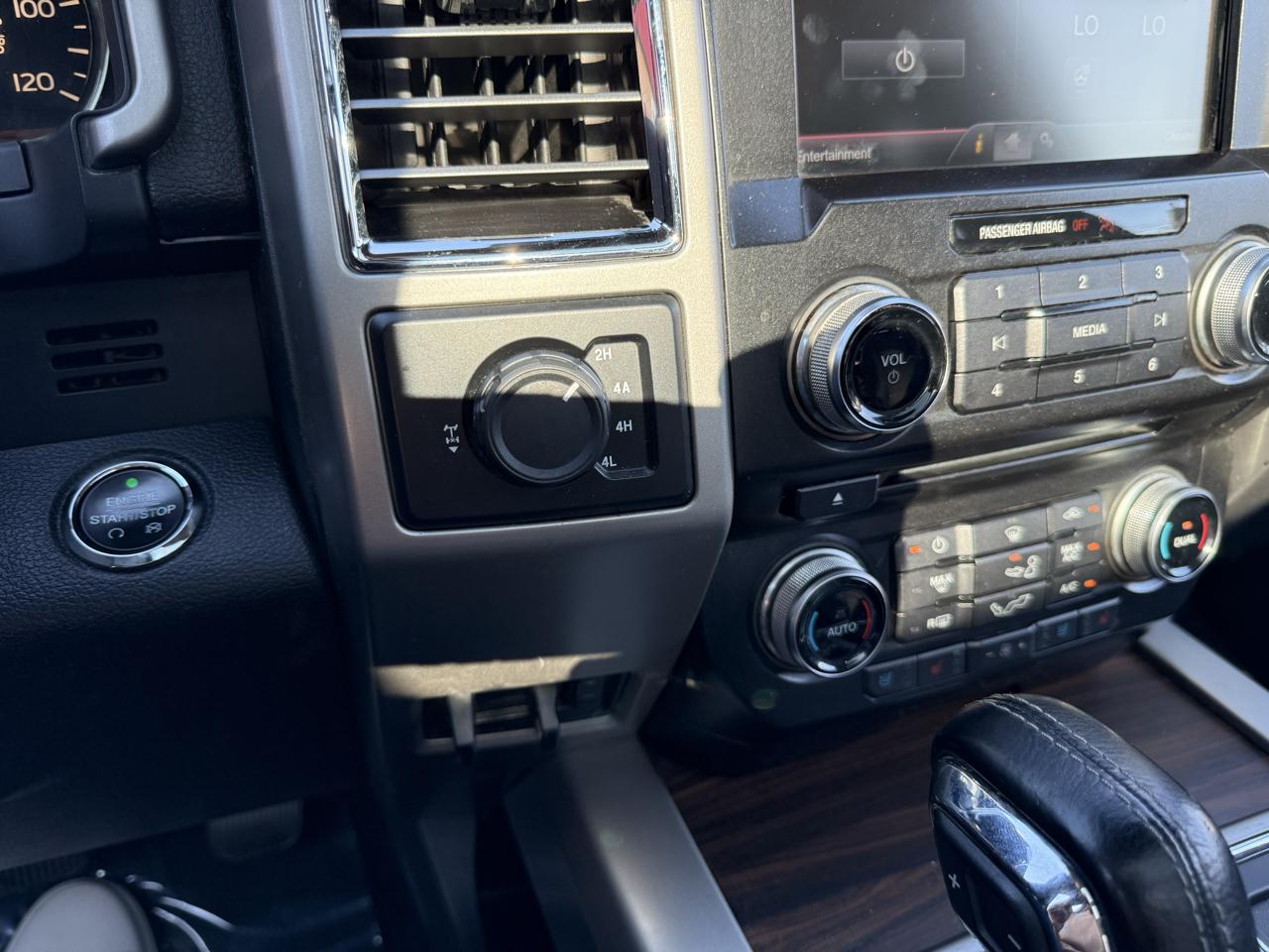 Ford F-150 Lariat SuperCrew 5.5-ft. Bed 4WD 2015