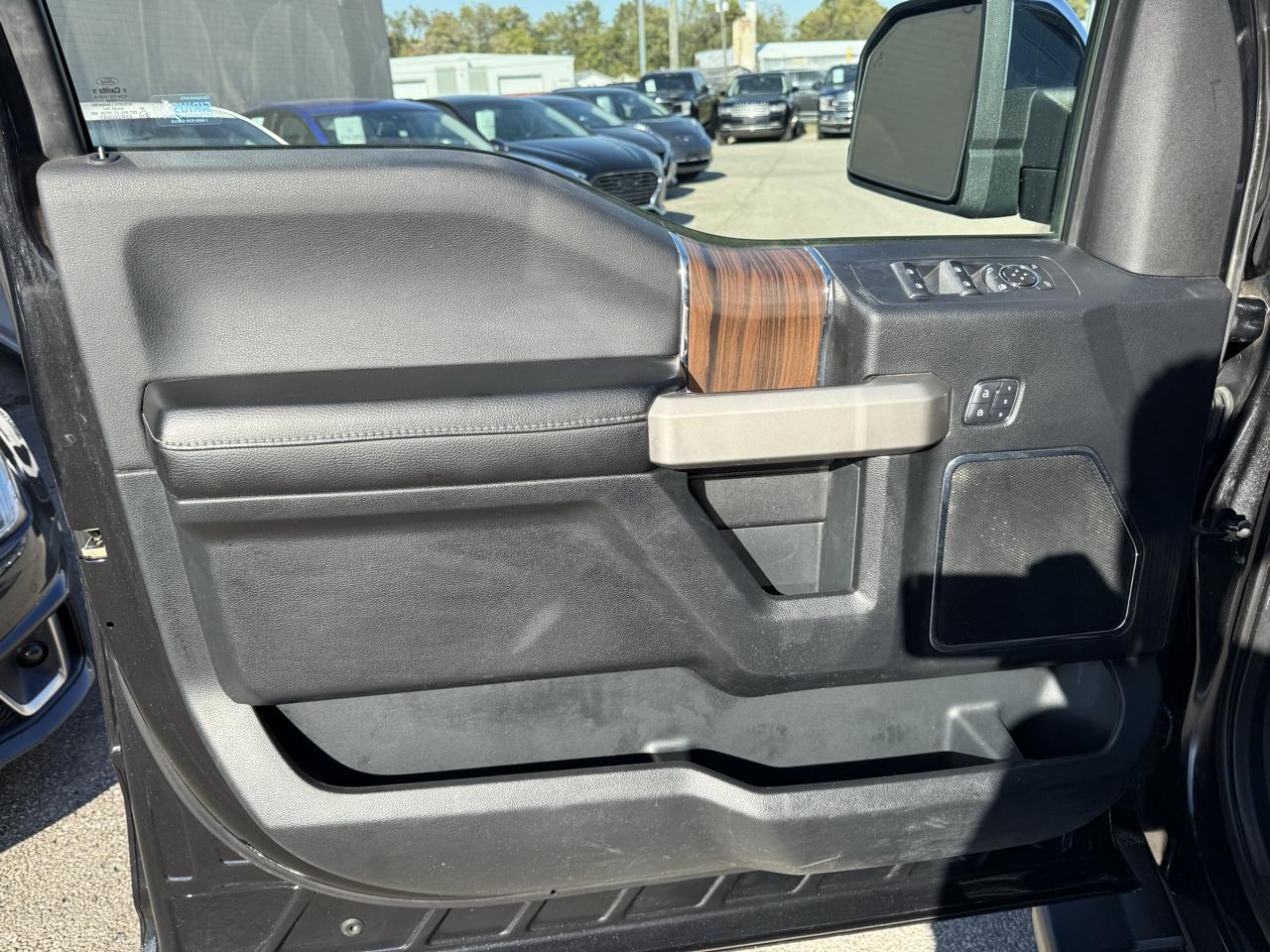 Ford F-150 Lariat SuperCrew 5.5-ft. Bed 4WD 2015