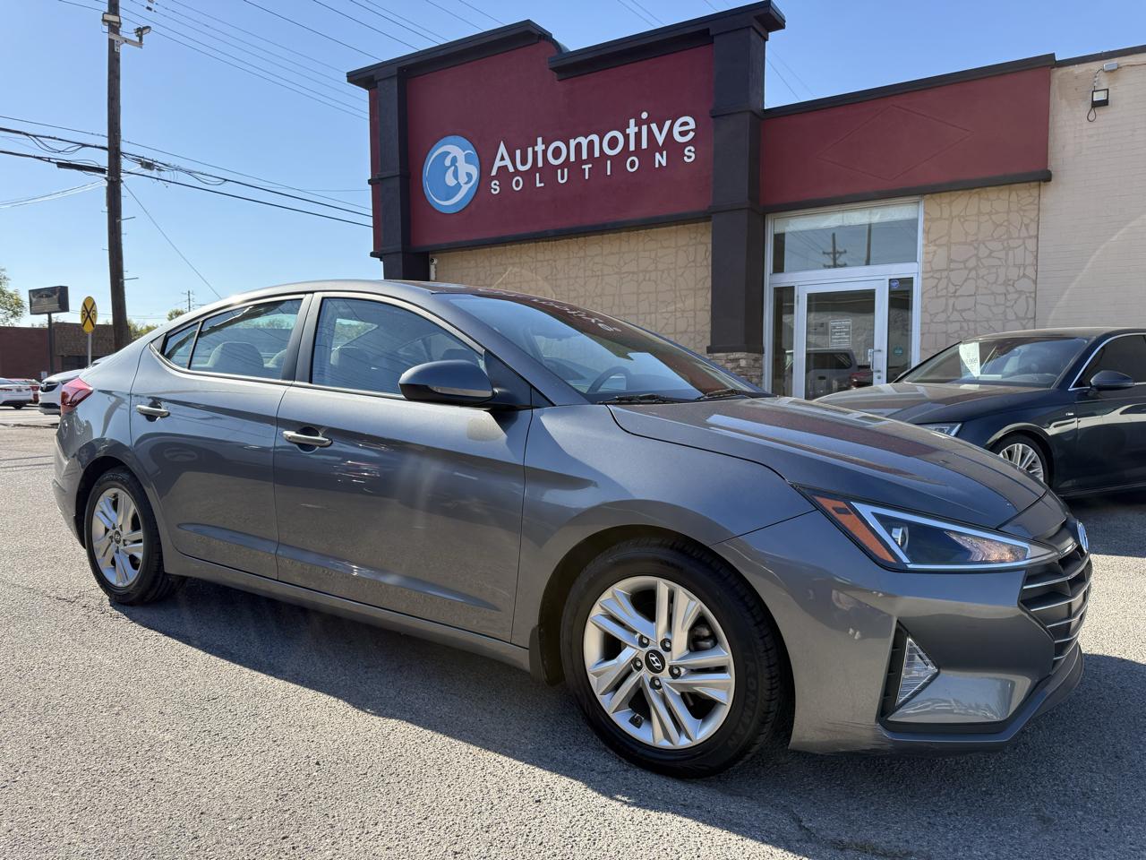 Hyundai Elantra  2019