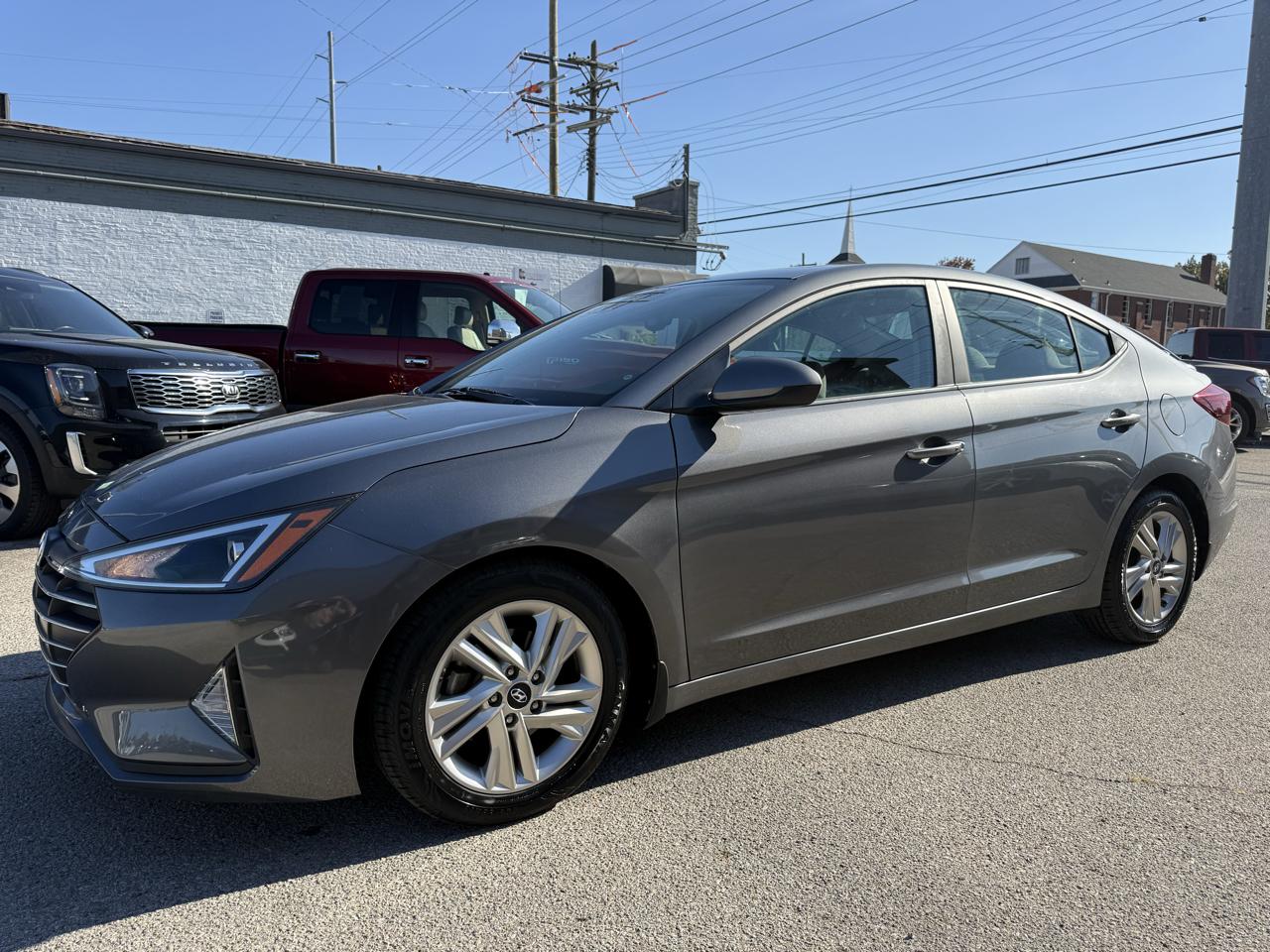 Hyundai Elantra  2019