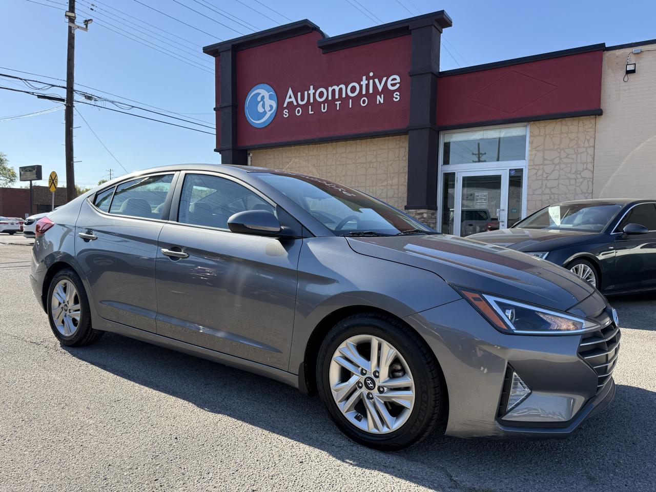 Hyundai Elantra  2019