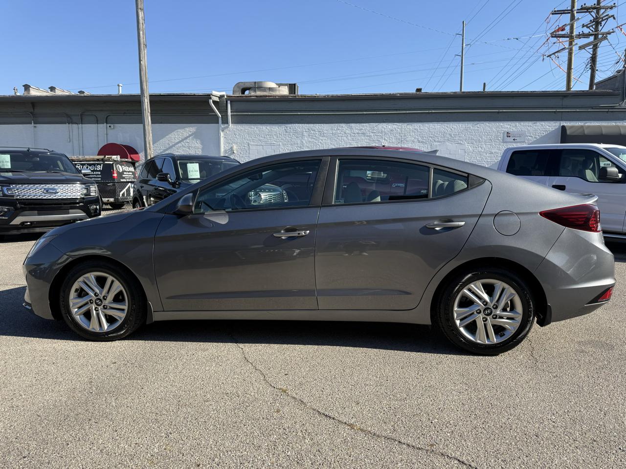 Hyundai Elantra  2019