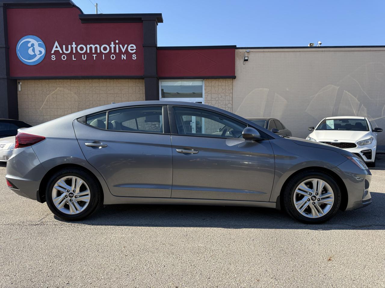 Hyundai Elantra  2019