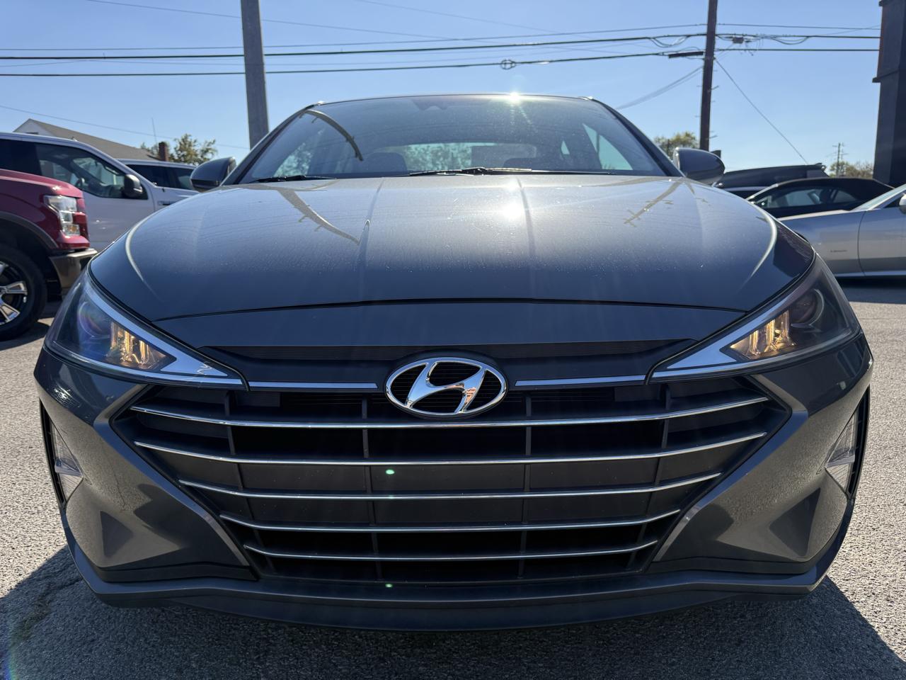 Hyundai Elantra  2019