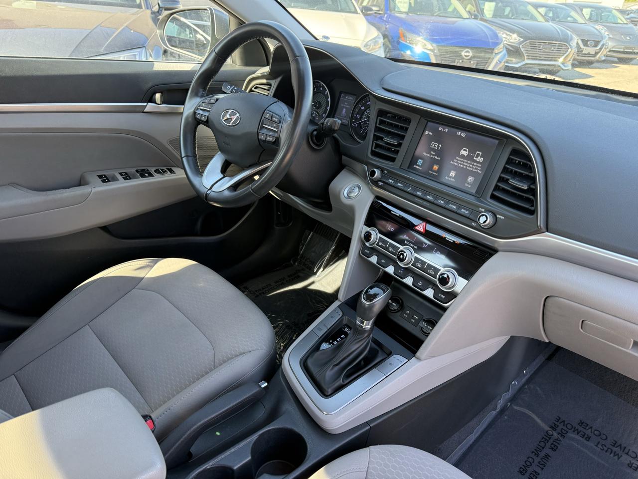 Hyundai Elantra  2019