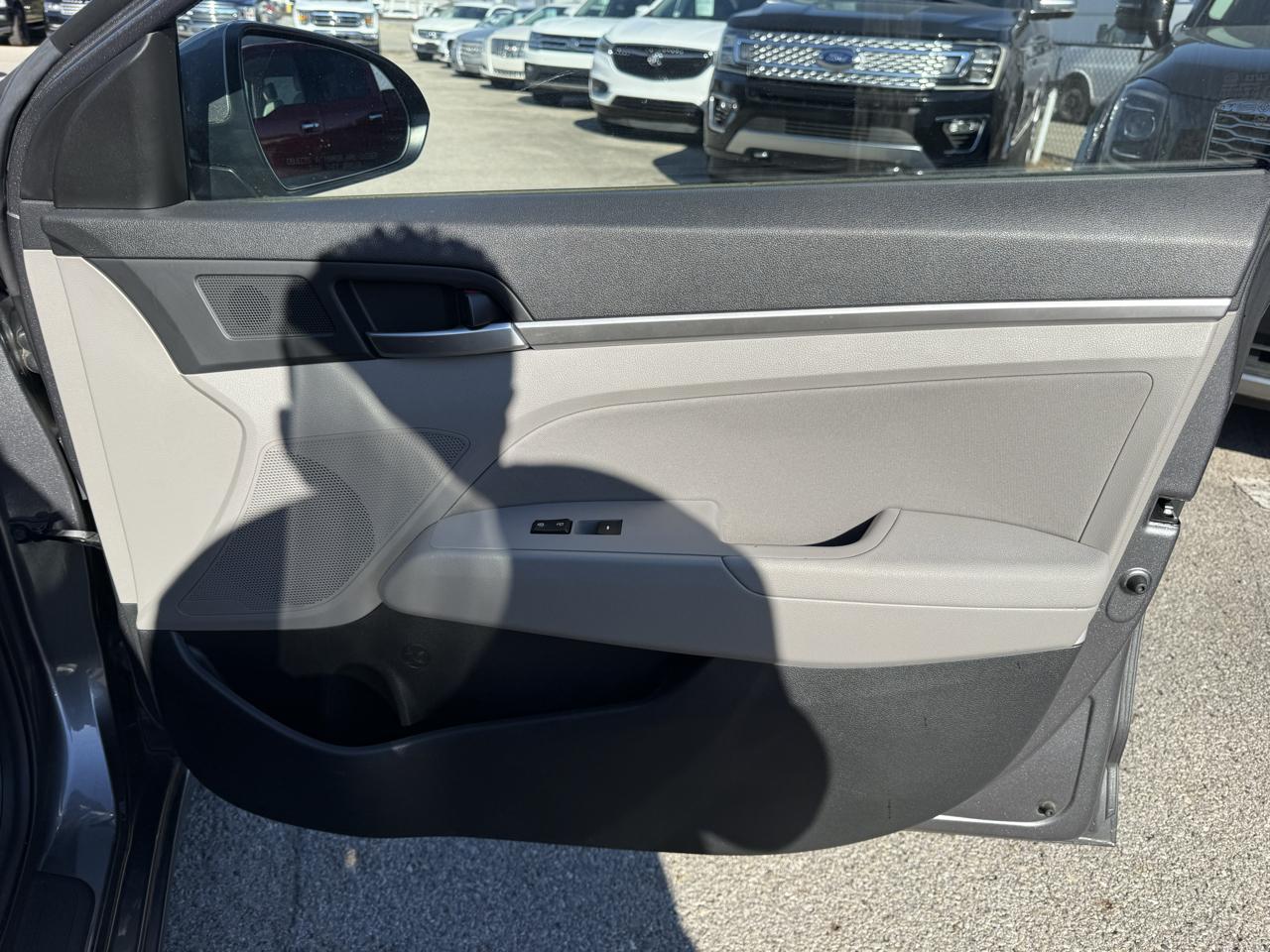 Hyundai Elantra  2019