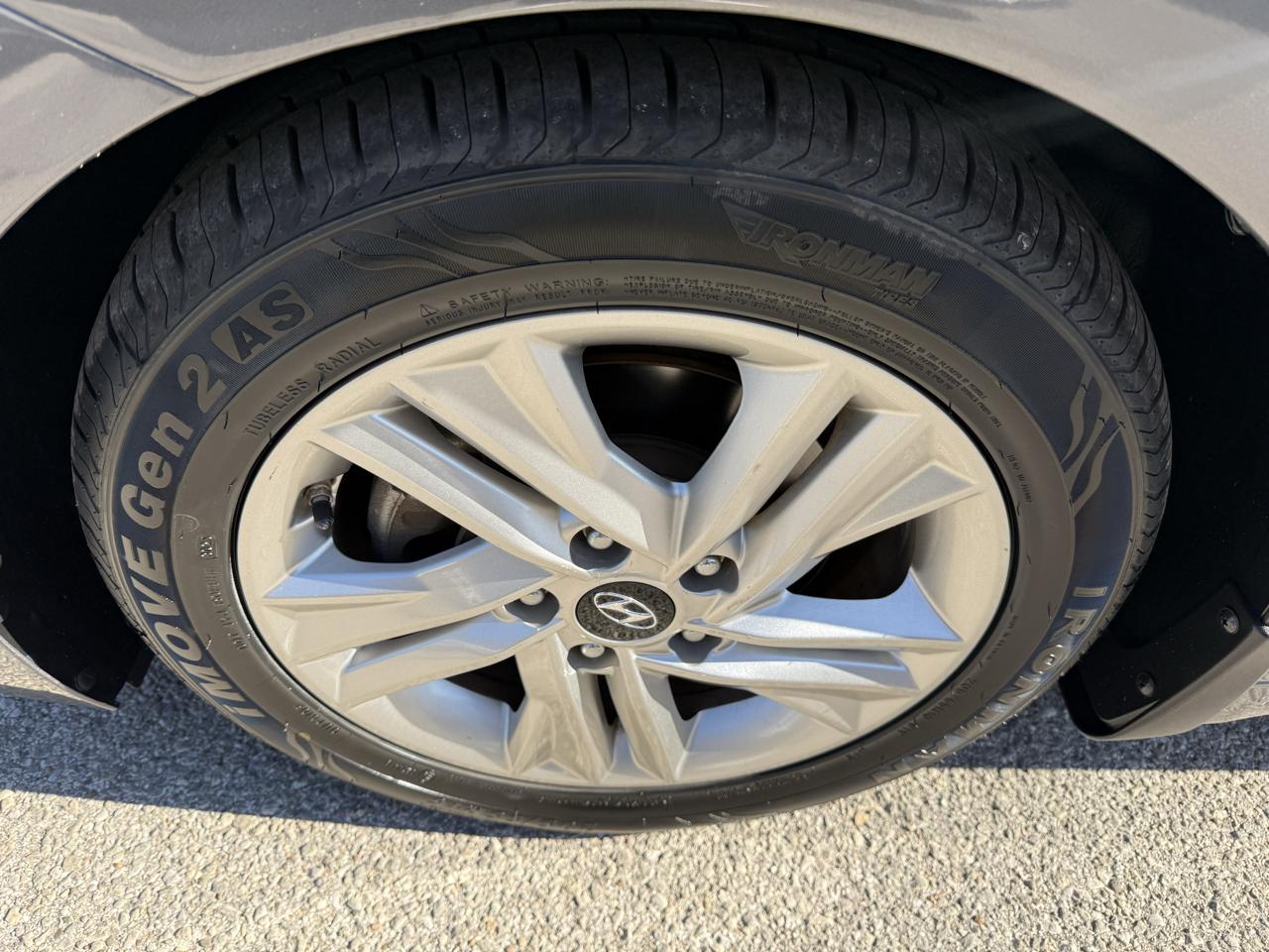 Hyundai Elantra  2019