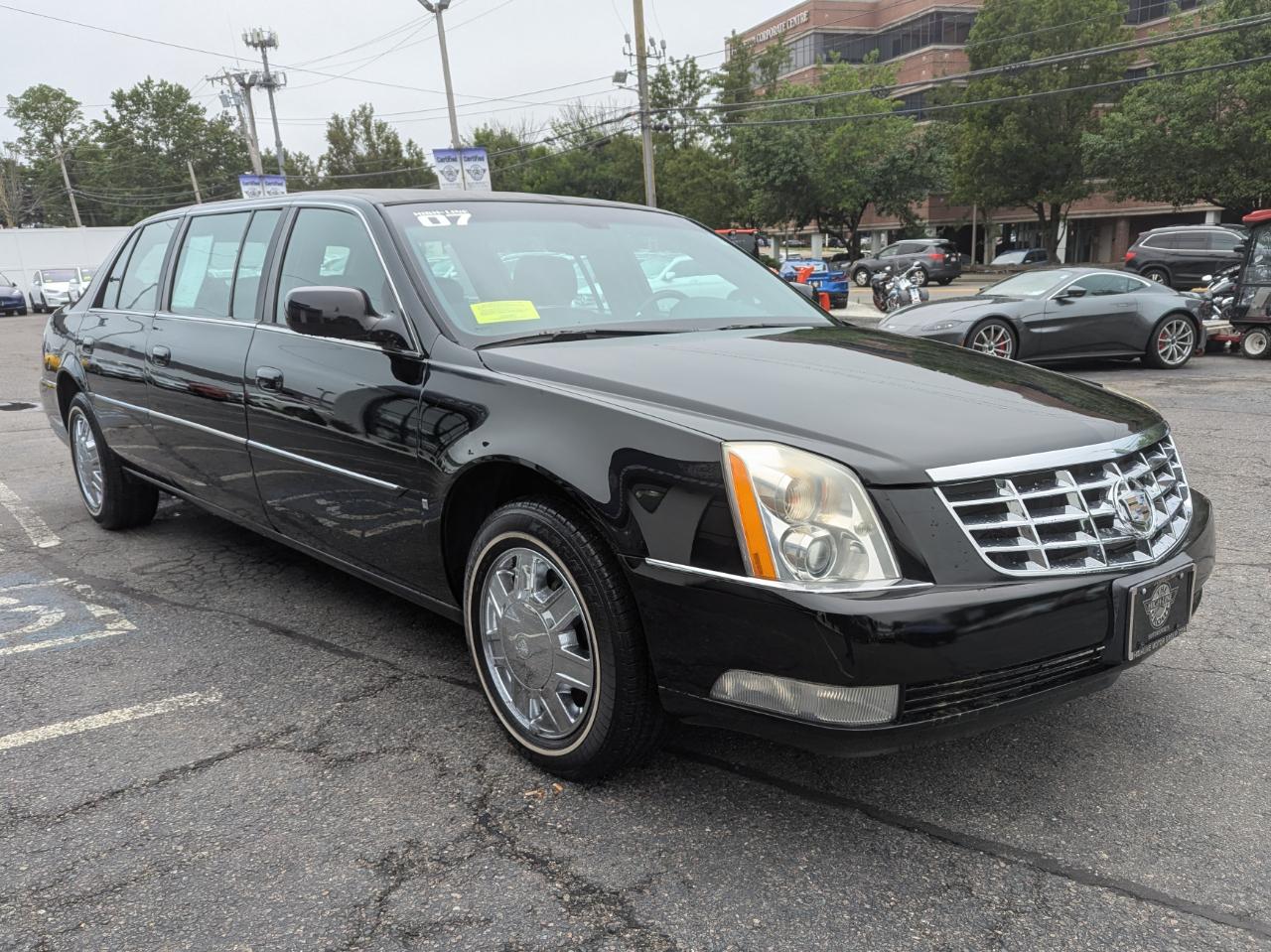 Cadillac DTS Professional 4dr Sdn Limousine 2007